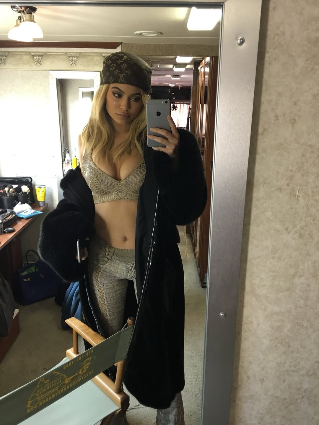 kylie jenner mirror selfie from 2016